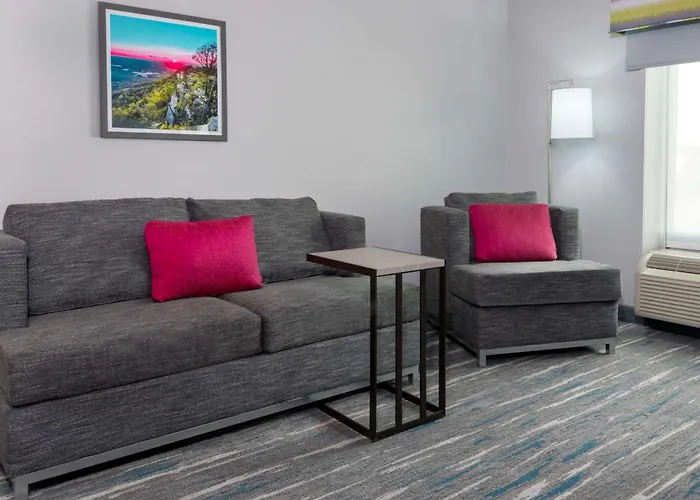 Hampton & Winston-salem/university Area Hotel