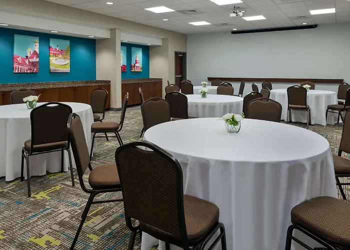 Hotel Hampton & Winston-salem/university Area 3*